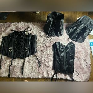 Beautiful Vintage FREDERICKS OF HOLLYWOOD